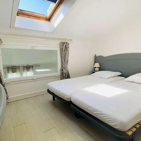 A Proximite Du Cinema Et Du Marche, A 150 M De La