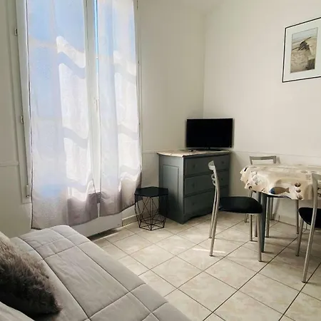 Lejlighed A Proximite Du Cinema Et Du Marche, A 150 M De La *